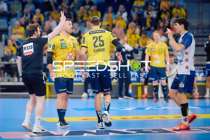 2 Minuten Strafe für Olle Forsell-Schefvert (25, Rhein Neckar Löwen)