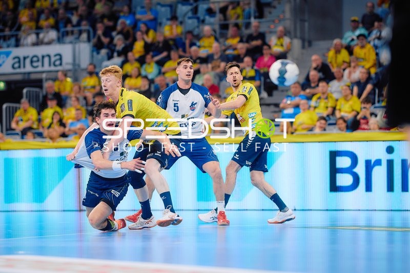 Tackle Patrick Groetzki (24;Rhein Neckar Löwen), Jon Lindenchrone Andersen (42;Rhein Neckar Löwen), Marvin Siemer (6;VfL Potsdam), Josip Simic (5;VfL Potsdam)