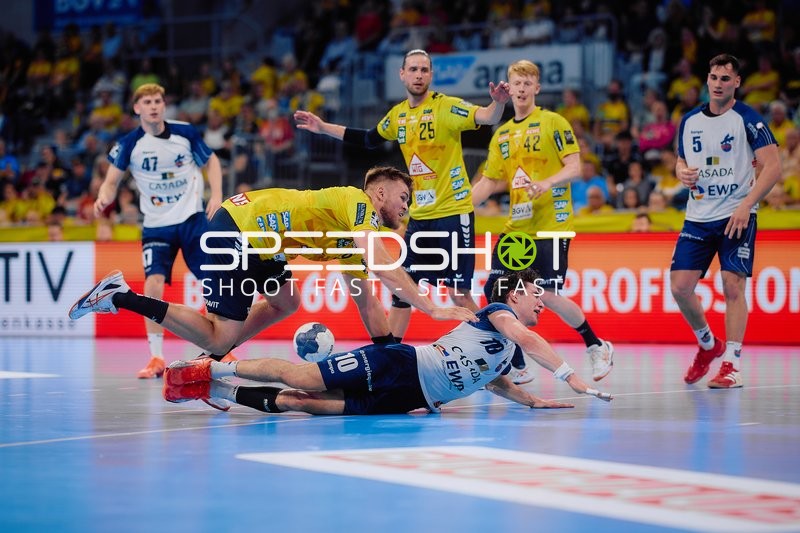 Foul von Steven Plucnar Jacobsen (9, Rhein Neckar Löwen), an Elias Kofler (10;VfL Potsdam)