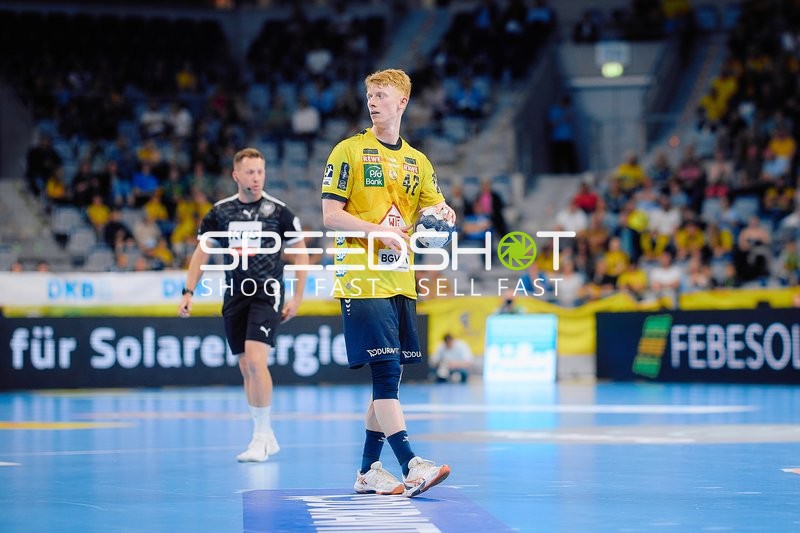 Ballbesitz Jon Lindenchrone Andersen (42;Rhein Neckar Löwen)