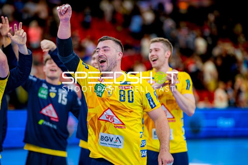 Jubel Jannik Kohlbacher (80;Rhein Neckar Löwen) und Teamkollegen