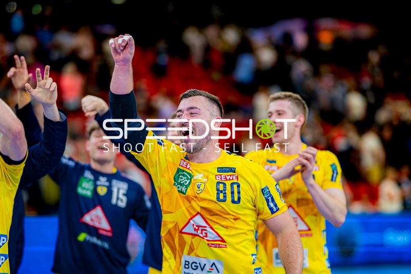 Jubel Jannik Kohlbacher (80;Rhein Neckar Löwen) und Teamkollegen