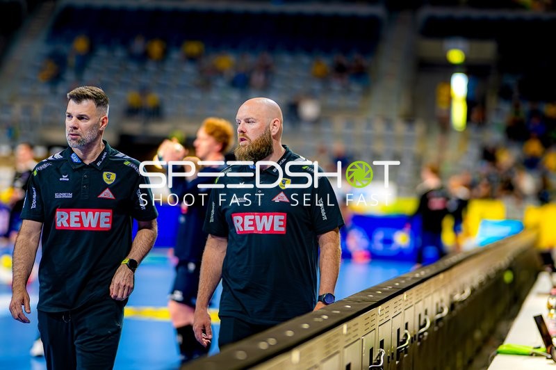 Aufwärmen Trainer Dragan Jerkovic (98;Rhein Neckar Löwen)