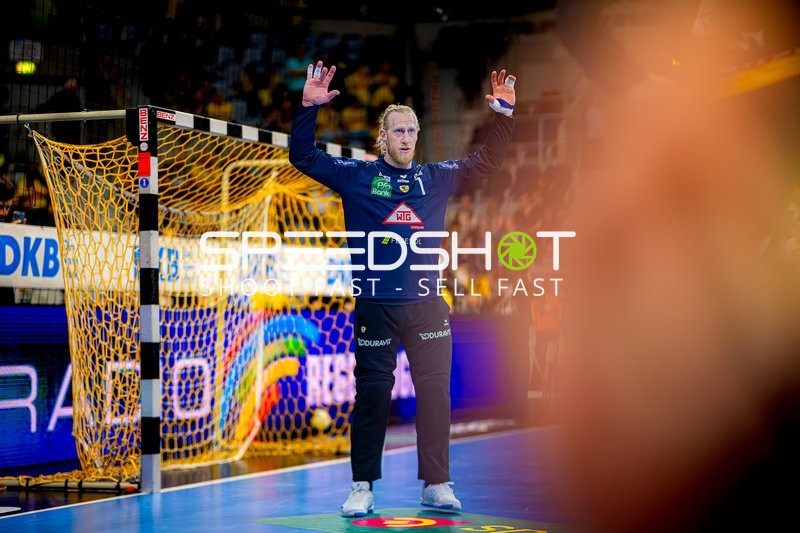 Torwartposition halten Mikael Appelgren (1;Rhein Neckar Löwen)