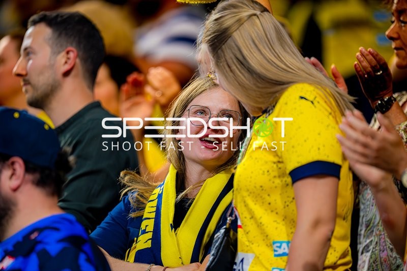 Fans beim Warmup in SAP Arena