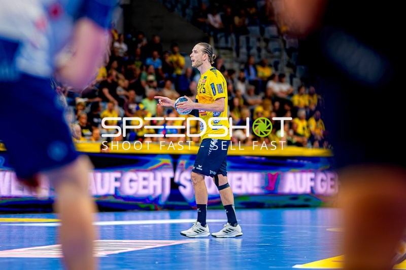 Ballbesitz Olle Forsell-Schefvert (25;Rhein Neckar Löwen)