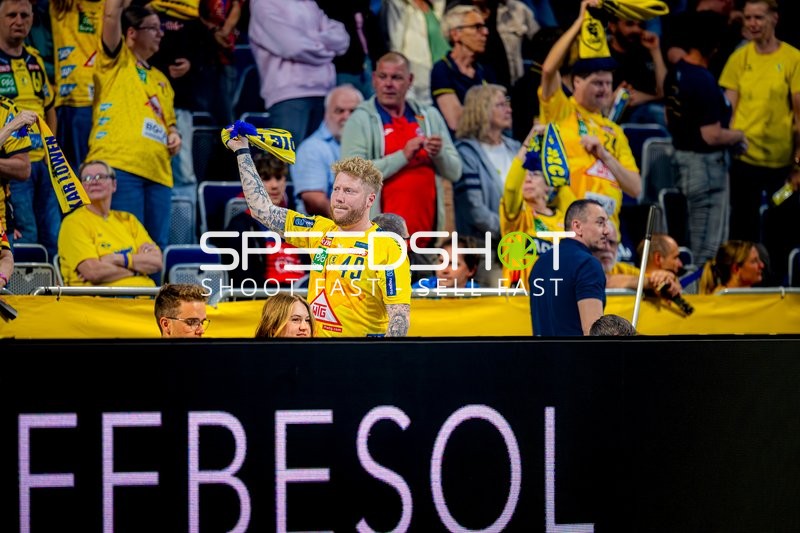 Aufwärmen Kevin Gerwin (49;Rhein Neckar Löwen)