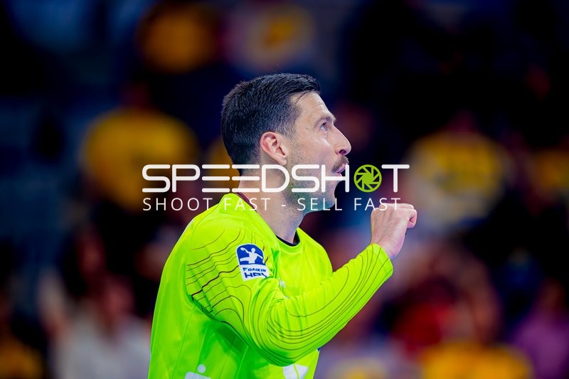 Jubel Torwart Mikael Appelgren (1;Rhein Neckar Löwen)