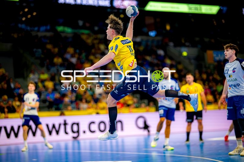 Wurf Juri Knorr (10;Rhein Neckar Löwen) in Aktion