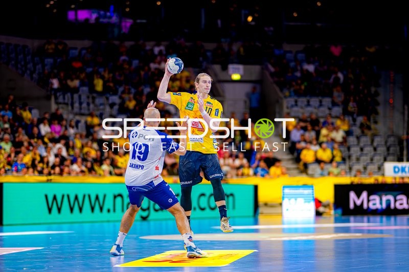 Wurf Juri Knorr (10;Rhein Neckar Löwen) gegen David Cyrill Akakpo (19;1. VfL Potsdam)