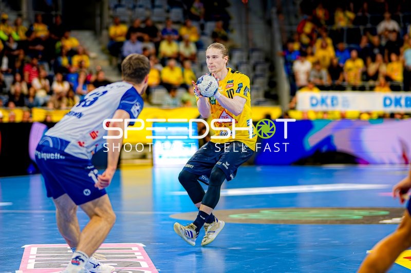 Ball fangen Juri Knorr (10;Rhein Neckar Löwen)