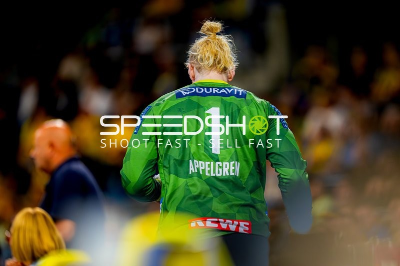 Torwart Mikael Appelgren (1;Rhein Neckar Löwen) in Bewegung