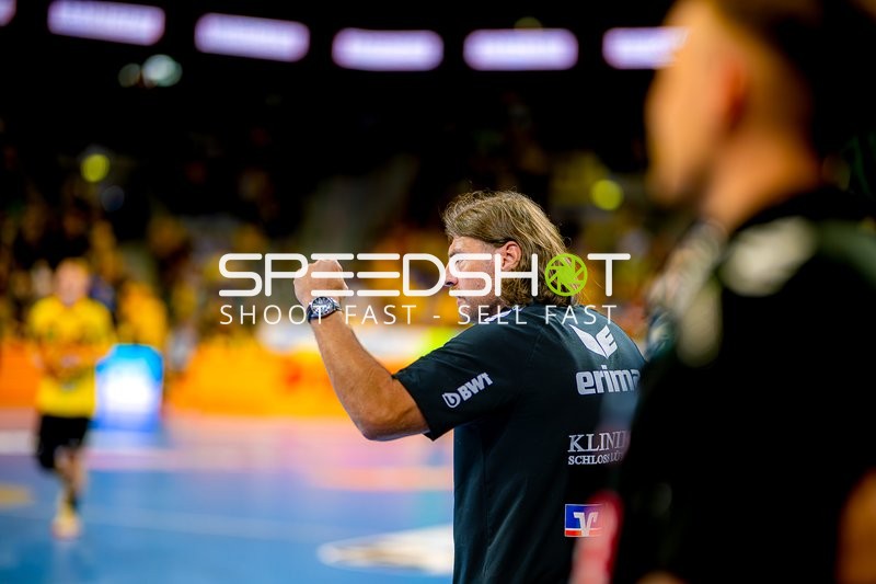 Trainer Andre Bechtold (99;Rhein Neckar Löwen) am Spielfeldrand