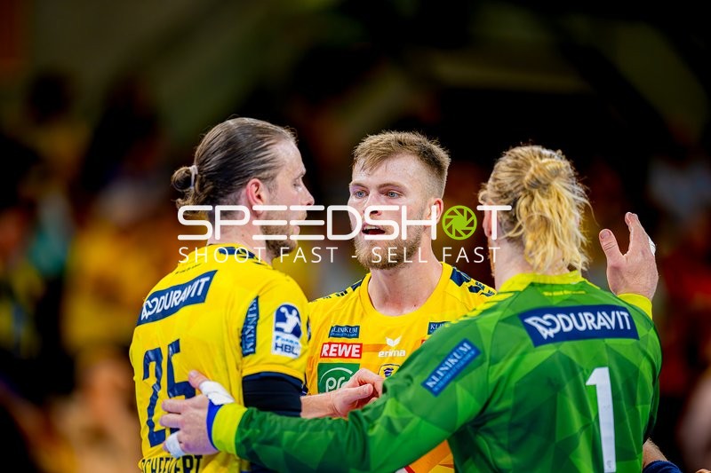 Kommunikation Olle Forsell-Schefvert (25;Rhein Neckar Löwen), Steven Plucnar Jacobsen (9;Rhein Neckar Löwen), Mikael Appelgren (1;Rhein Neckar Löwen)