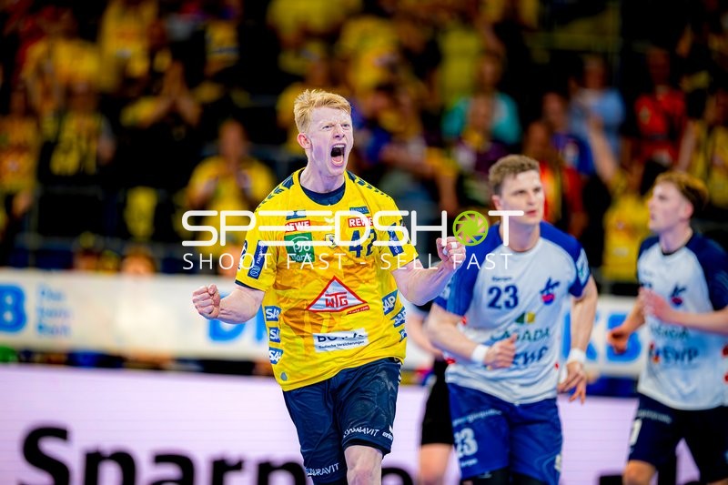 Torjubel Jon Lindenchrone Andersen (42;Rhein Neckar Löwen)