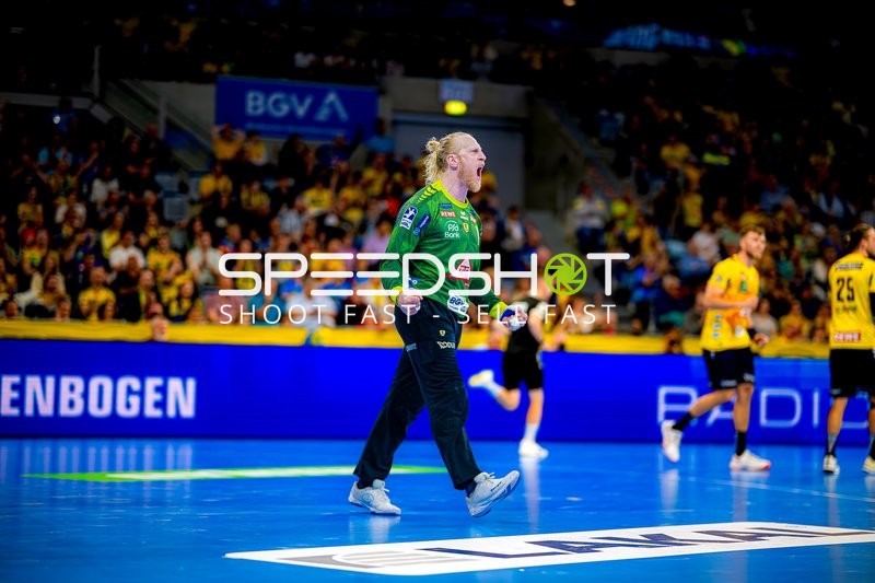 Torwartjubel Mikael Appelgren (1;Rhein Neckar Löwen)