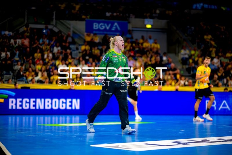 Torwartjubel Mikael Appelgren (1;Rhein Neckar Löwen)