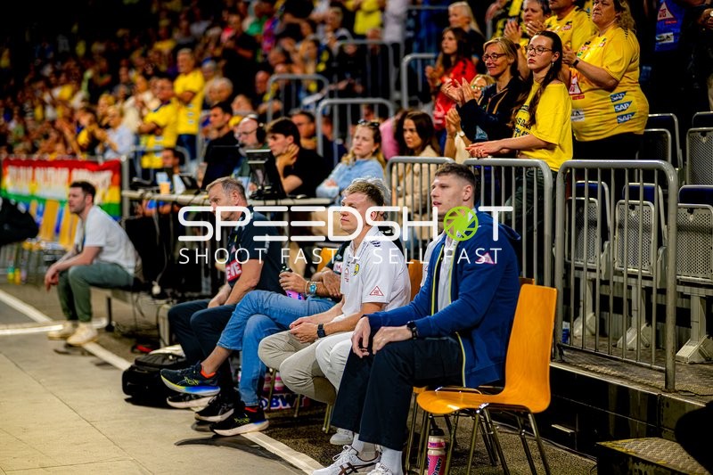 Pause mit Dragan Jerkovic (98;Rhein Neckar Löwen), Sebastian Heymann (13;Rhein Neckar Löwen)