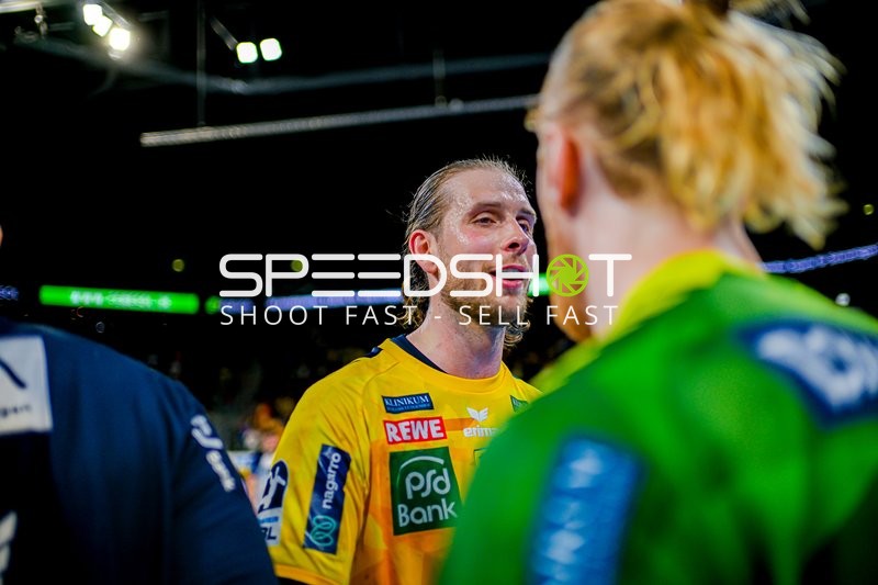 Gespräch nach Spiel Olle Forsell-Schefvert (25;Rhein Neckar Löwen), Lasse Ludwig (1;1. VfL Potsdam)