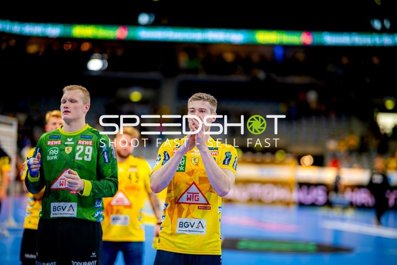 Applaus David Späth (29;Rhein Neckar Löwen), Tim Nothdurft (8;Rhein Neckar Löwen)