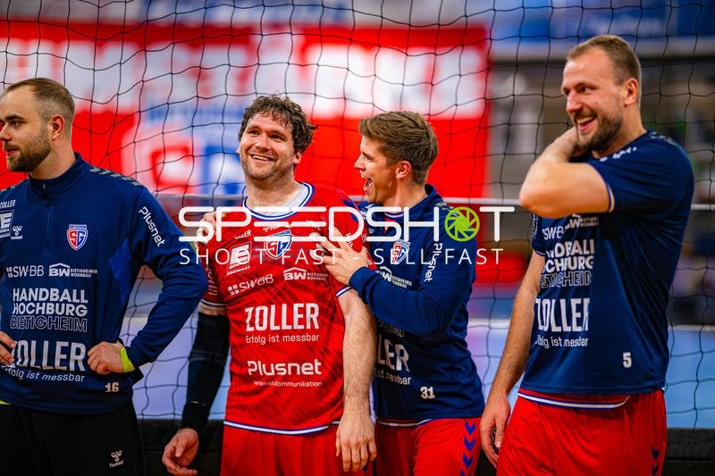 Feier nach Spiel Fredrik Genz (16;SG BBM Bietigheim), Alexander Pfeifer (31;SG BBM Bietigheim), Julius Kühn (5;SG BBM Bietigheim)