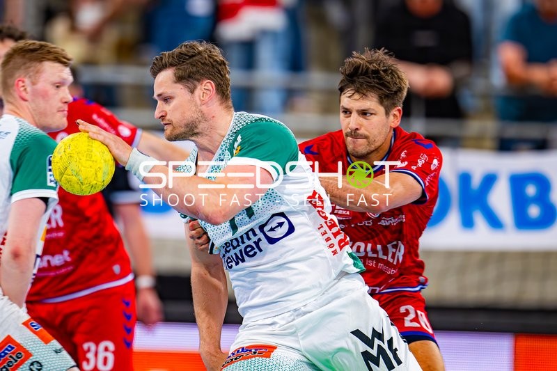 Blockversuch Paco Barthe (20;SG BBM Bietigheim) gegen 36; Frisch Auf Göppingen