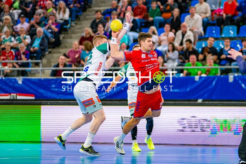 Wurfversuch Paco Barthe (20;SG BBM Bietigheim) gegen 3; Frisch Auf Göppingen