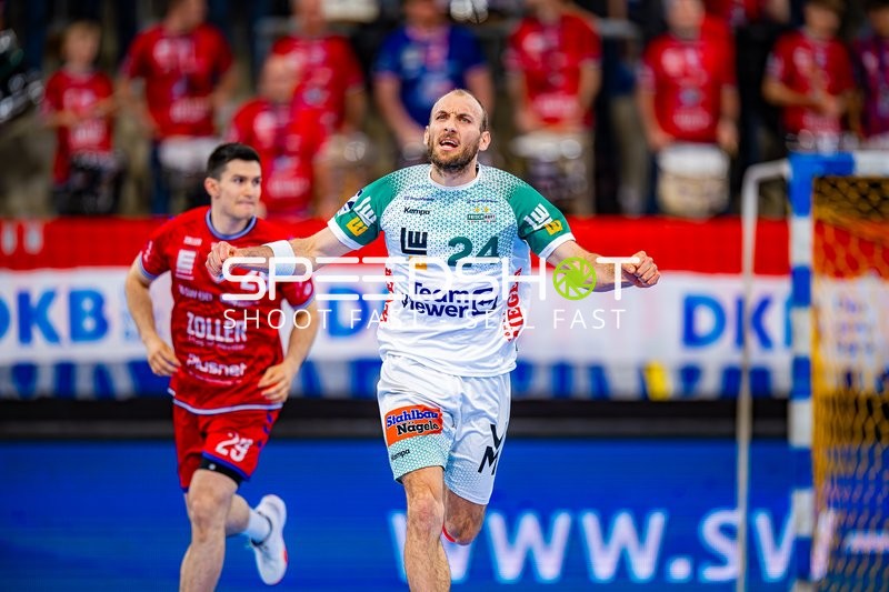 Torjubel Marcel Schiller (24;Frisch Auf Göppingen), Moritz Strosack (29;SG BBM Bietigheim)