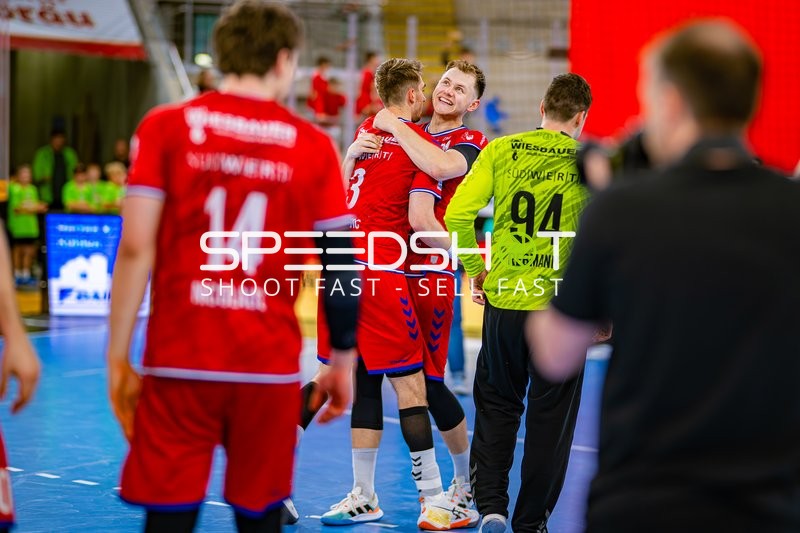 Feier nach Spielende Nikola Vlahovic (3;SG BBM Bietigheim), Fynn Nicolaus (14;SG BBM Bietigheim), Daniel Rebmann (94;SG BBM Bietigheim)