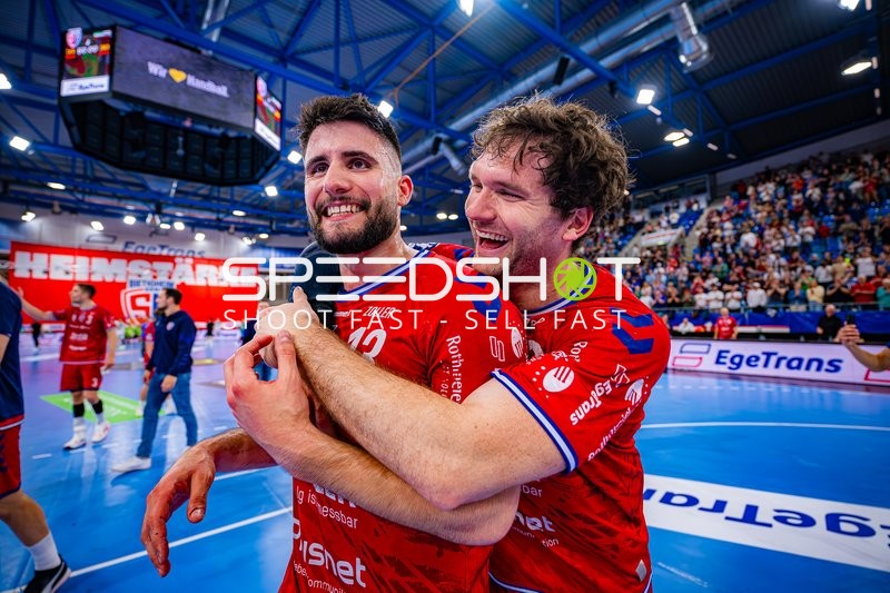 Feier nach Spiel Juan De la Pena (13;SG BBM Bietigheim), Fynn Nicolaus (14;SG BBM Bietigheim)