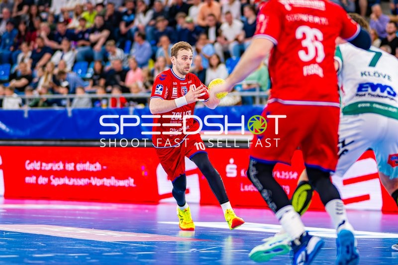 Pass Tom Wolf (10;SG BBM Bietigheim) an Jonathan Fischer (36;SG BBM Bietigheim)