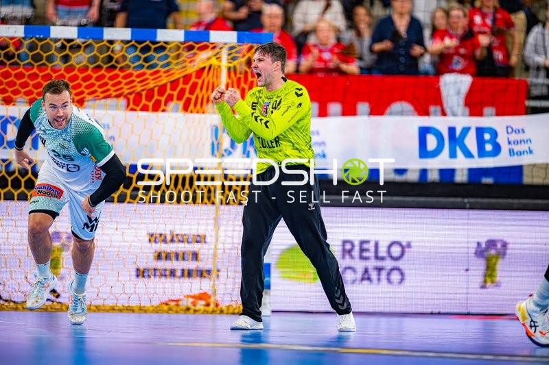 Save Daniel Rebmann (94;SG BBM Bietigheim) gegen Ludvig Jurmala (25;Frisch Auf Göppingen)