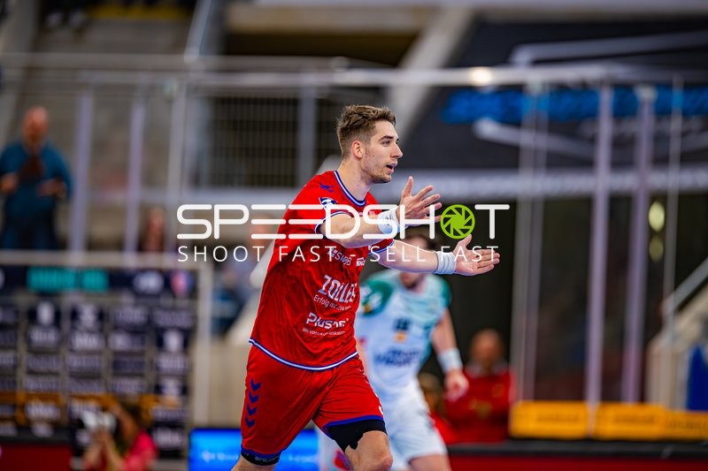 Gestikulierender Spieler Tom Wolf (10;SG BBM Bietigheim)