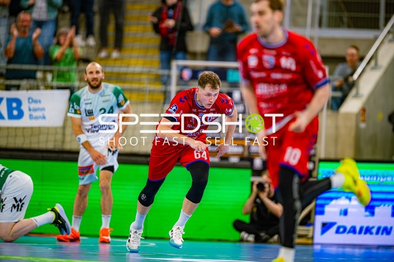 Sprint von Maximilian Hejny (64;SG BBM Bietigheim) und Tom Wolf (10;SG BBM Bietigheim)