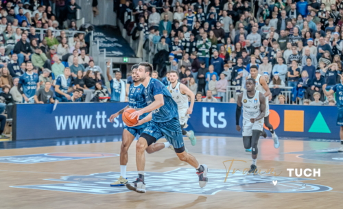 Michael Weathers (20; MLP Academics Heidelberg) in Aktion