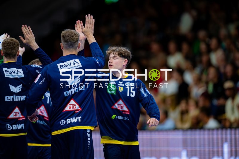 High Five David Móré (15;Rhein Neckar Löwen)