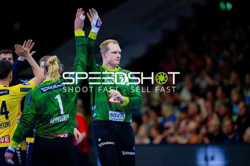 Torwart Begrüßung David Späth (29;Rhein Neckar Löwen), 