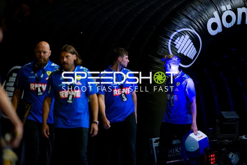 Aufwärmen SG Flensburg Handewitt Teamstaff