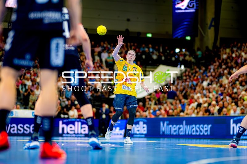 Pass von Juri Knorr (10;Rhein Neckar Löwen)