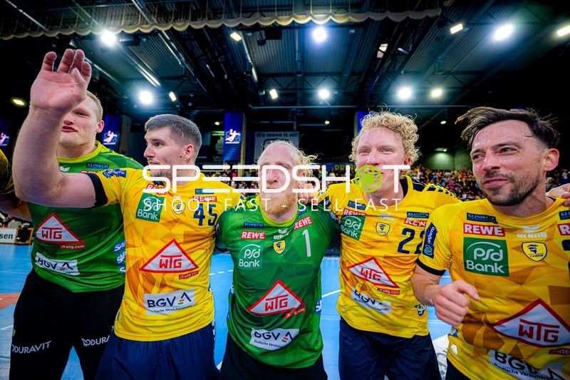 Feier nach Spielende Mikael Appelgren (1;Rhein Neckar Löwen), Gustav Davidsson (22;Rhein Neckar Löwen), Halil Jaganjac (45;Rhein Neckar Löwen)