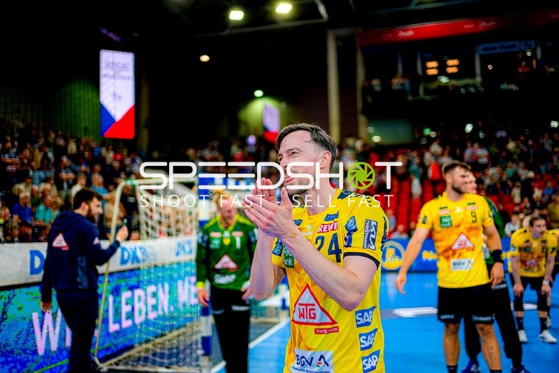 Applaus Patrick Groetzki (24;Rhein Neckar Löwen), Steven Plucnar Jacobsen (9;Rhein Neckar Löwen)