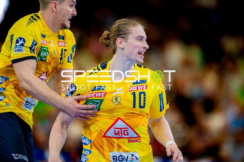 Torjubel Juri Knorr (10;Rhein Neckar Löwen), Halil Jaganjac (45;Rhein Neckar Löwen)
