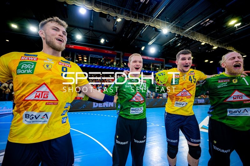 Feier Steven Plucnar Jacobsen (9;Rhein Neckar Löwen), David Späth (29;Rhein Neckar Löwen), Halil Jaganjac (45;Rhein Neckar Löwen), Mikael Appelgren (1;Rhein Neckar Löwen)