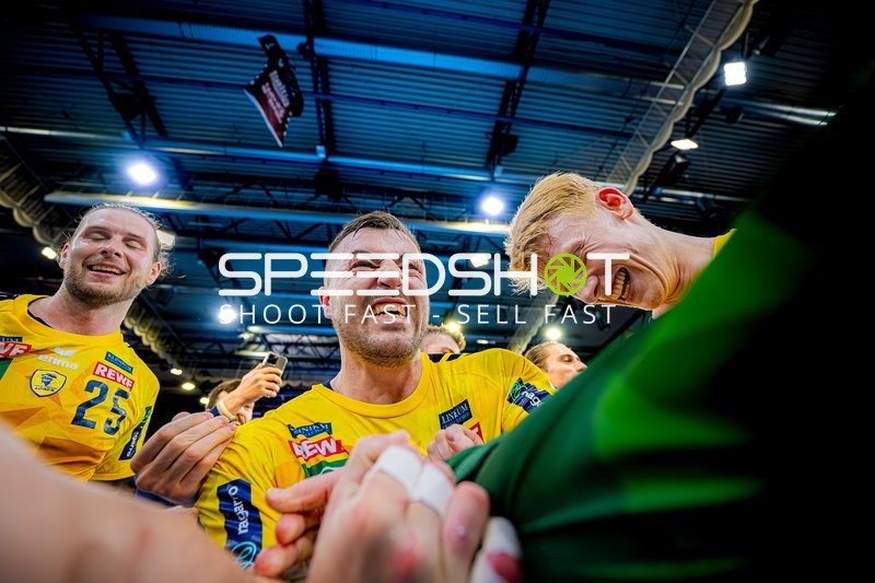 Feier Olle Forsell-Schefvert (25;Rhein Neckar Löwen), Jannik Kohlbacher (80;Rhein Neckar Löwen), Juri Knorr (10;Rhein Neckar Löwen)