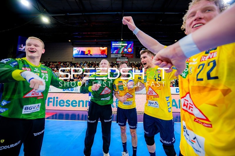 Feier nach Spielende David Späth (29;Rhein Neckar Löwen), Patrick Groetzki (24;Rhein Neckar Löwen), Mikael Appelgren (1;Rhein Neckar Löwen)