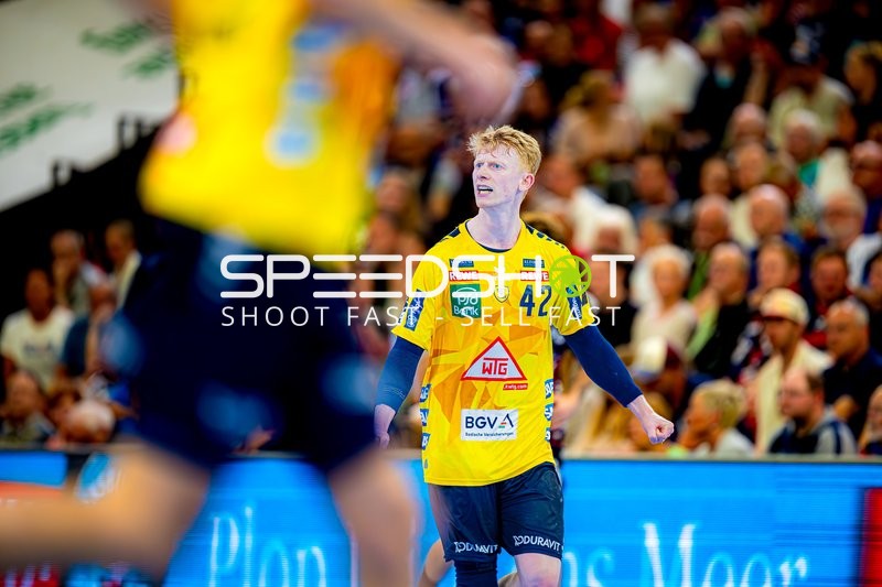 Spielerkommunikation Jon Lindenchrone Andersen (42;Rhein Neckar Löwen)