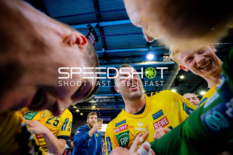 Feier Rhein Neckar Löwen Olle Forsell-Schefvert (25;Rhein Neckar Löwen), Jannik Kohlbacher (80;Rhein Neckar Löwen), Juri Knorr (10;Rhein Neckar Löwen), Andre Bechtold (99;Rhein Neckar Löwen)