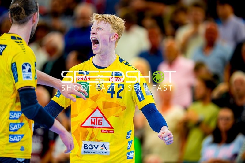 Torjubel Jon Lindenchrone Andersen (42;Rhein Neckar Löwen), Ivan Martinović (5;Rhein Neckar Löwen)