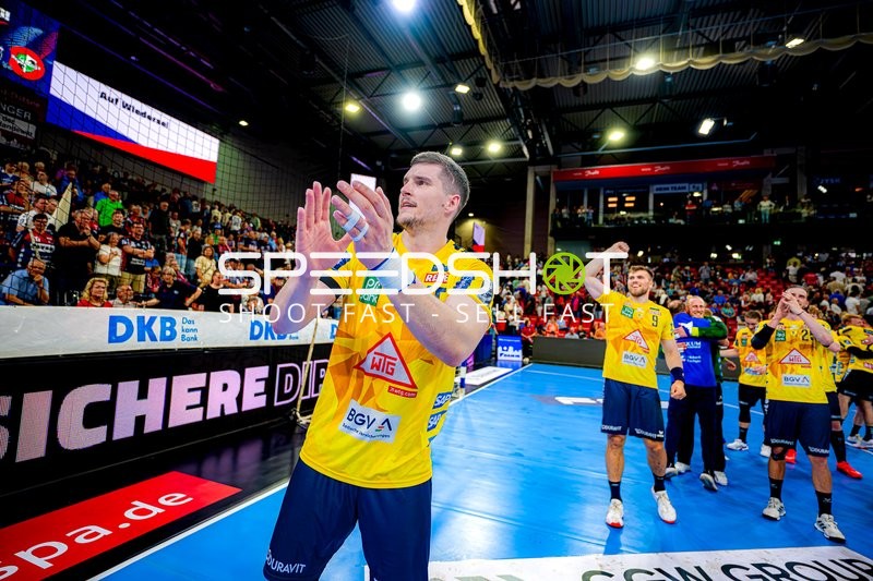 Applaus David Móré (15;Rhein Neckar Löwen), Steven Plucnar Jacobsen (9;Rhein Neckar Löwen), Robert Timmermeister (7;Rhein Neckar Löwen)