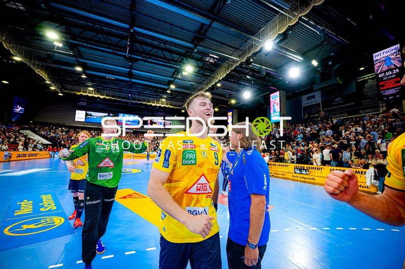 Jubel David Späth (29;Rhein Neckar Löwen), Steven Plucnar Jacobsen (9;Rhein Neckar Löwen)